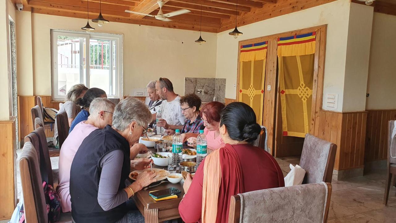 Nomadic Inn Dharamshala Exteriör bild
