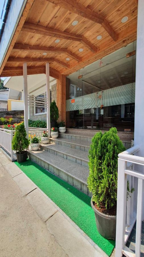 Nomadic Inn Dharamshala Exteriör bild