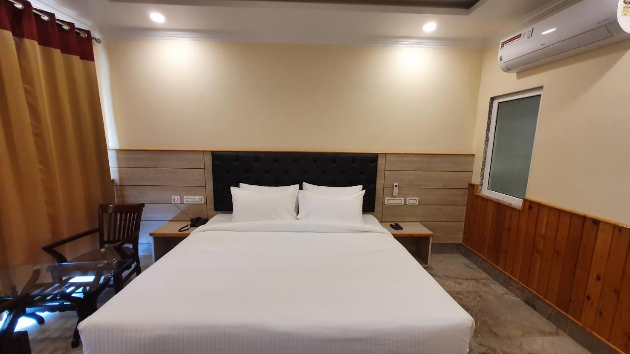 Nomadic Inn Dharamshala Exteriör bild